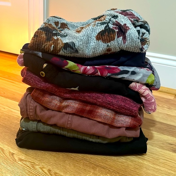 Maurices Tops - Maurice’s 10 Item Bundle Size Medium